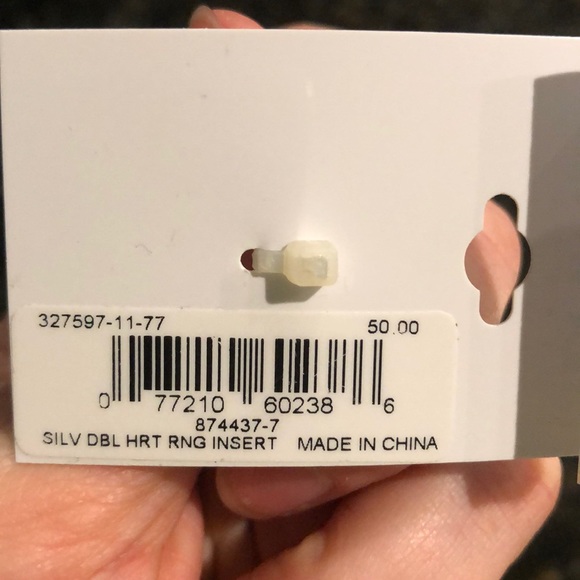 Tara Vanessa Heart Ring - Picture 3 of 3